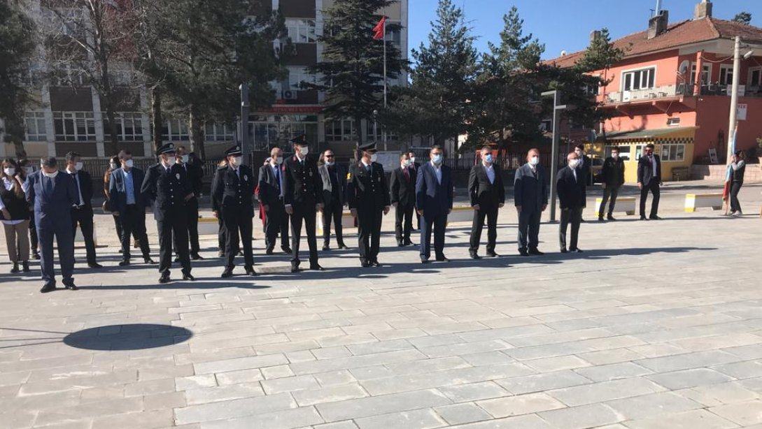 23 Nisan Ulusal Egemenlik ve Çocuk Bayramı  Kapsamında İlçemiz Anıt Alanında Çelenk Sunma Programı Gerçekleştirildi.         