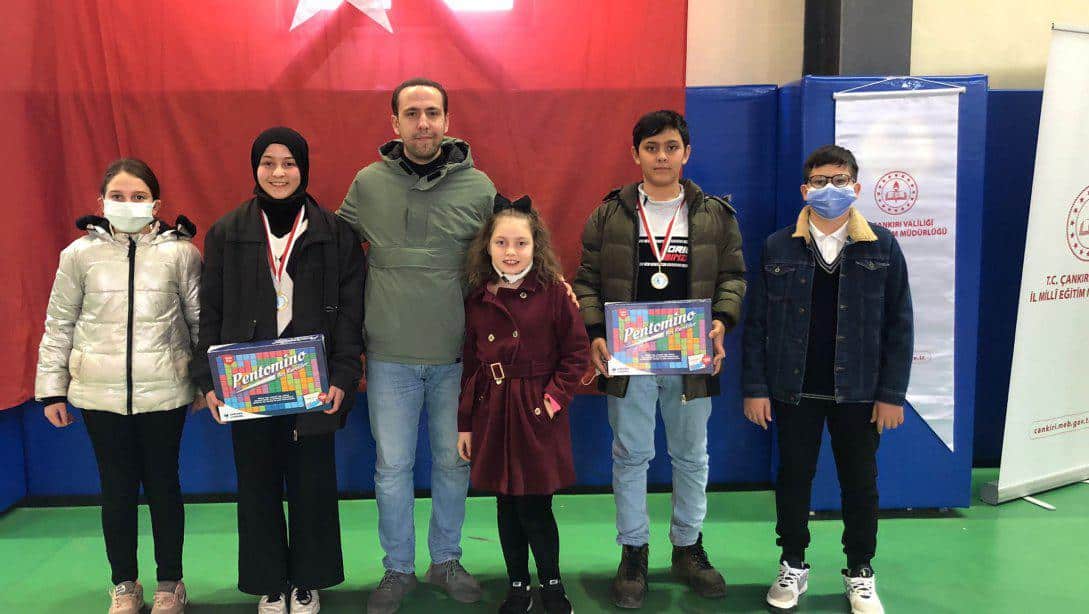 Çankırı'da Düzenlenen Akıl ve Zeka Oyunları Yarışmalarında Şehitler İlkokulu ve Şehit Murat Somuncu Ortaokulu Öğrencileri Dereceye Girdi.
